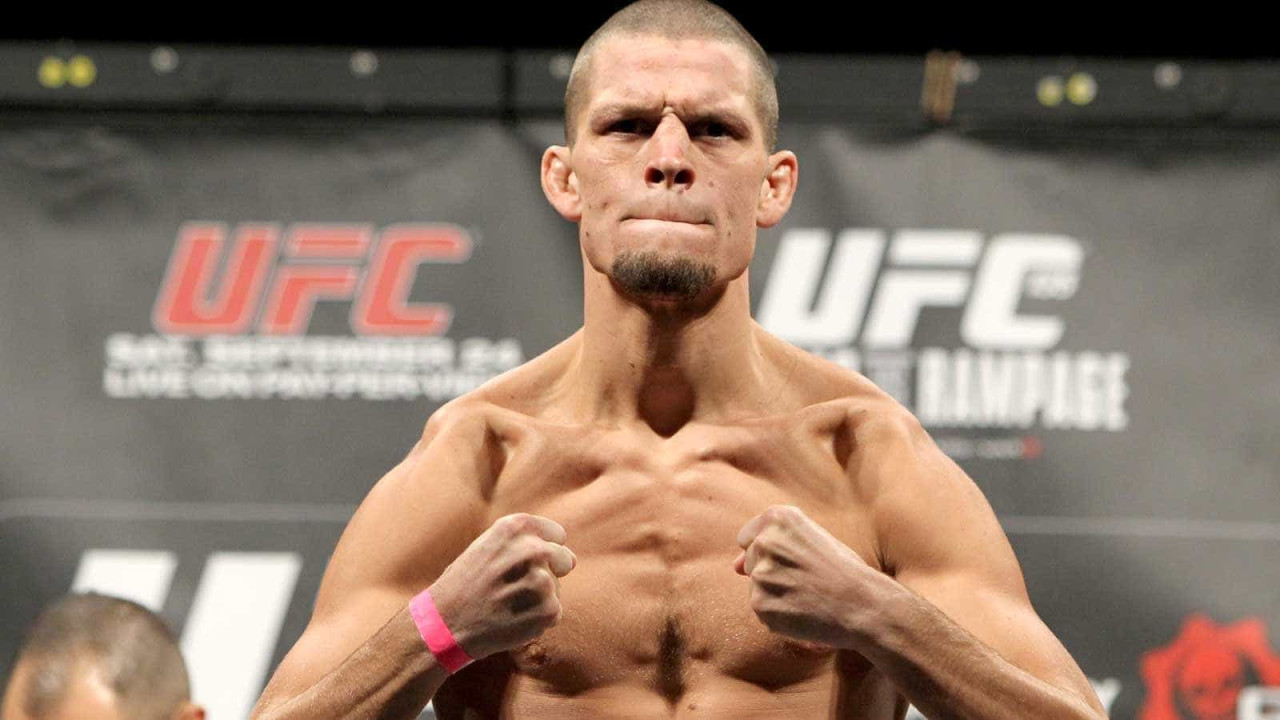 Astro do UFC se entrega à polícia após apagar homem em briga de rua