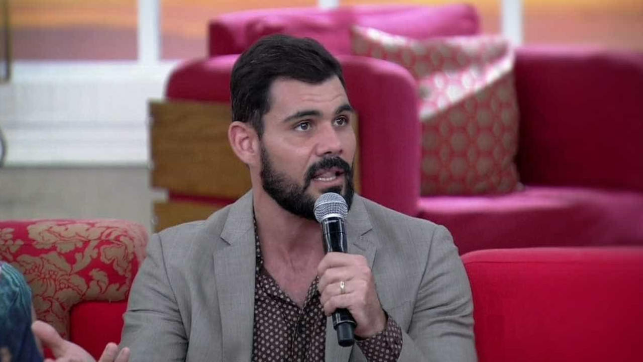 Filha de Juliano Cazarré é internada novamente para retirar sonda