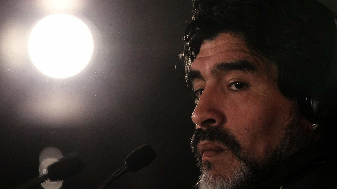 Tribunal trava cremação do corpo de Maradona