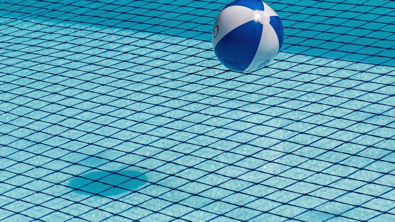 Rapaz morre ao pular de trampolim de 10 m em piscina de clube em Goiânia