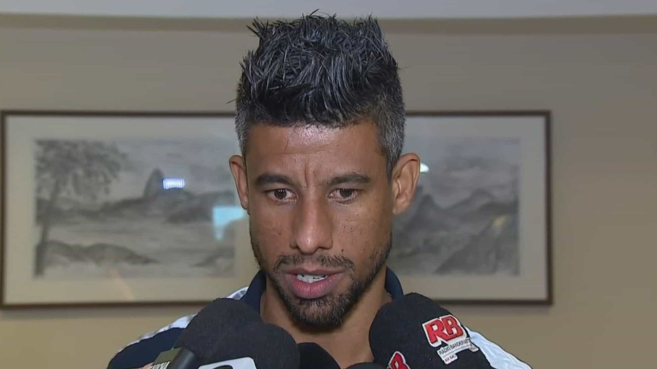 ONG de Léo Moura, ex-Flamengo, lidera verbas de Bolsonaro ao esporte