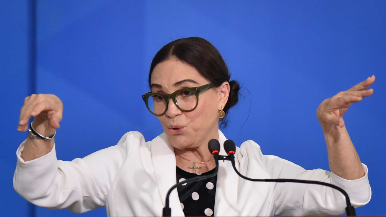 Regina Duarte pede desculpas por fake news de Marisa Letícia e se retrata