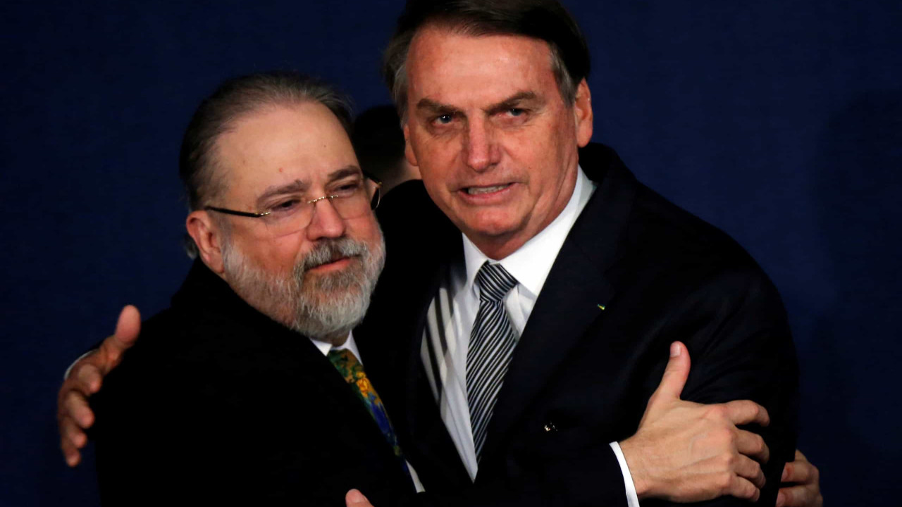 Aras não vê 'espionagem' e defende arquivamento de ação contra governo