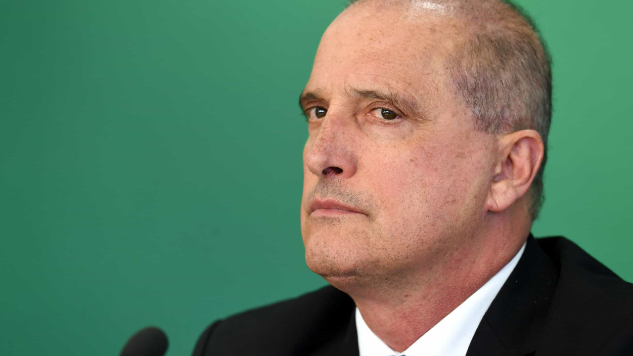 Twitter exclui post de ministro de Bolsonaro com vídeo de paciente recebendo nebulização de cloroquina