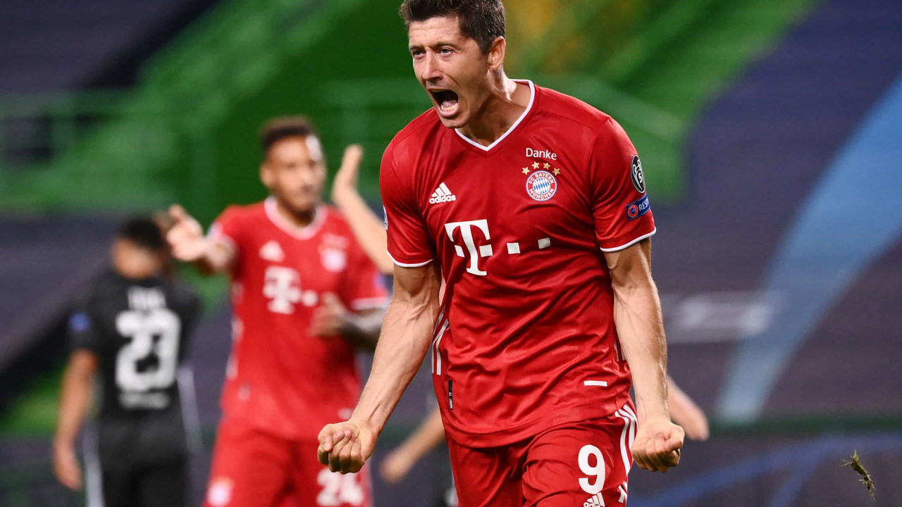 Lewandowski supera Messi e Cristiano Ronaldo e é eleito o melhor jogador do mundo
