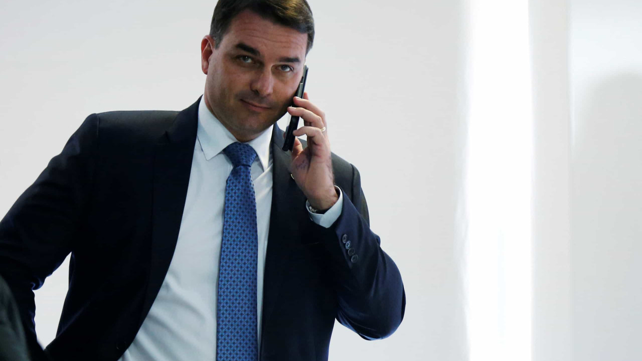 STJ invalida decisão de juiz contra Flávio Bolsonaro por considerá-la sucinta