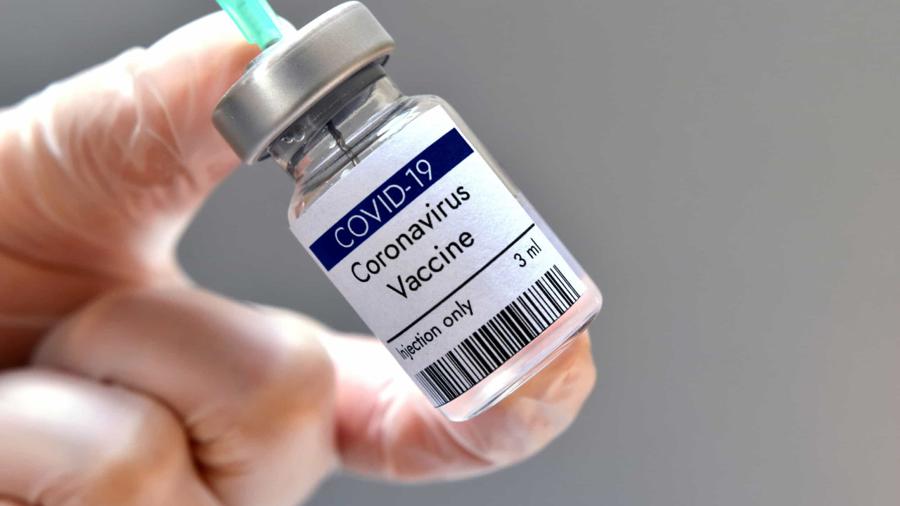 OMS: é vital que prevenção continue sendo usada durante início da imunização