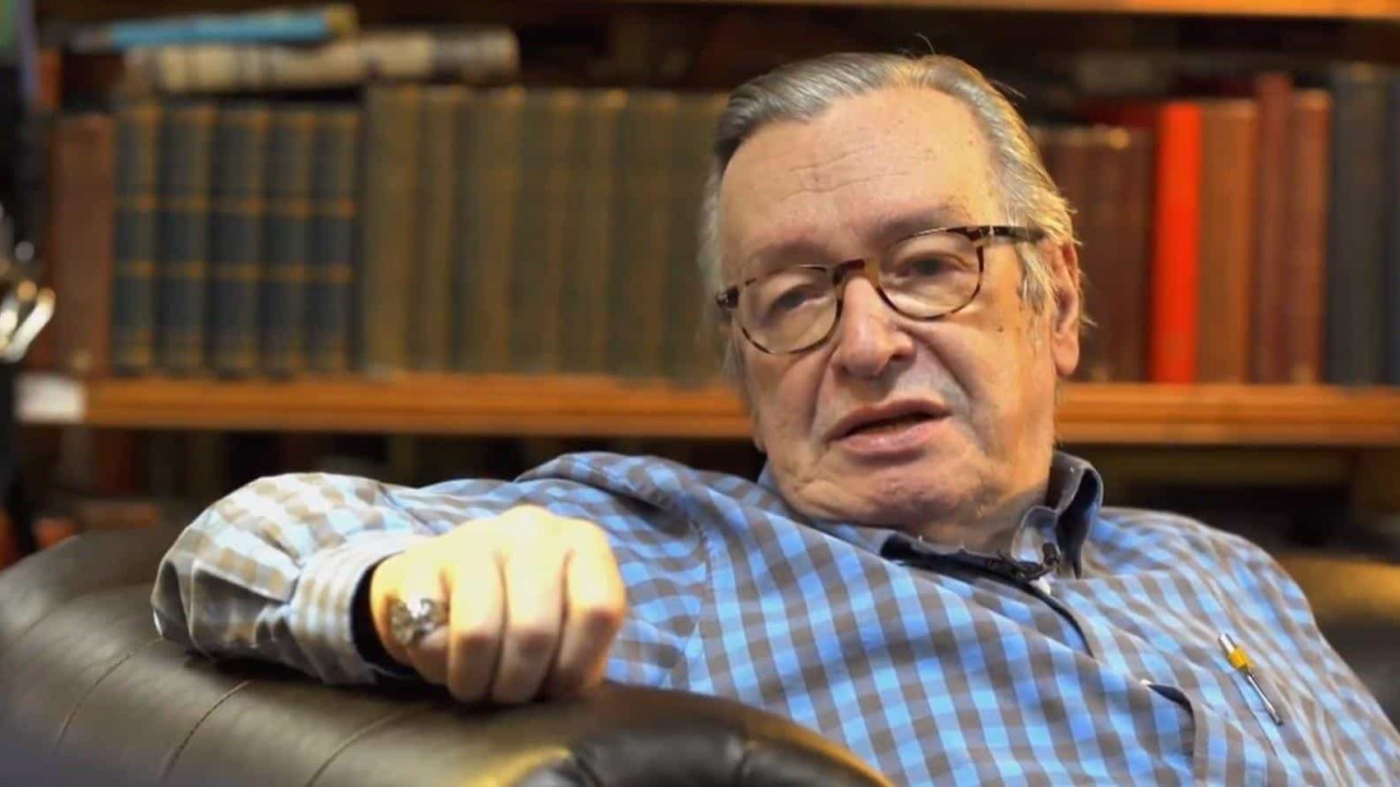 Promotoria apura internação de Olavo de Carvalho no HC