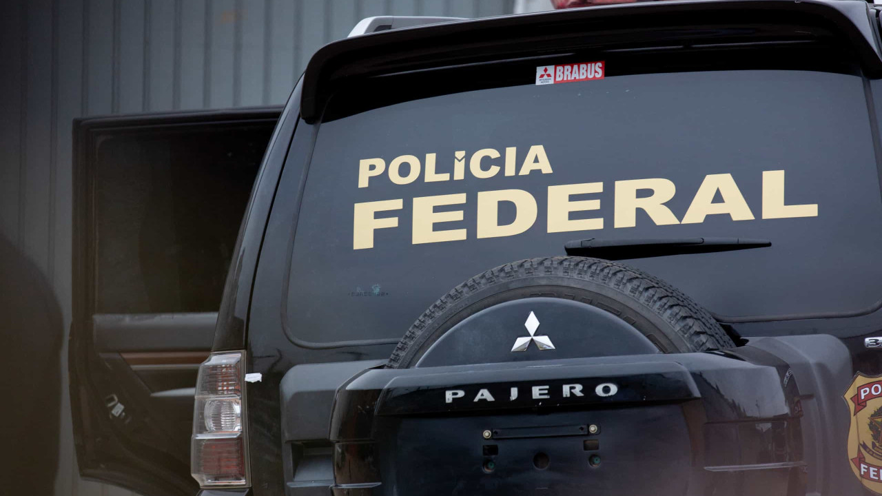 PF faz buscas contra delegado bolsonarista por corrupção e associação criminosa