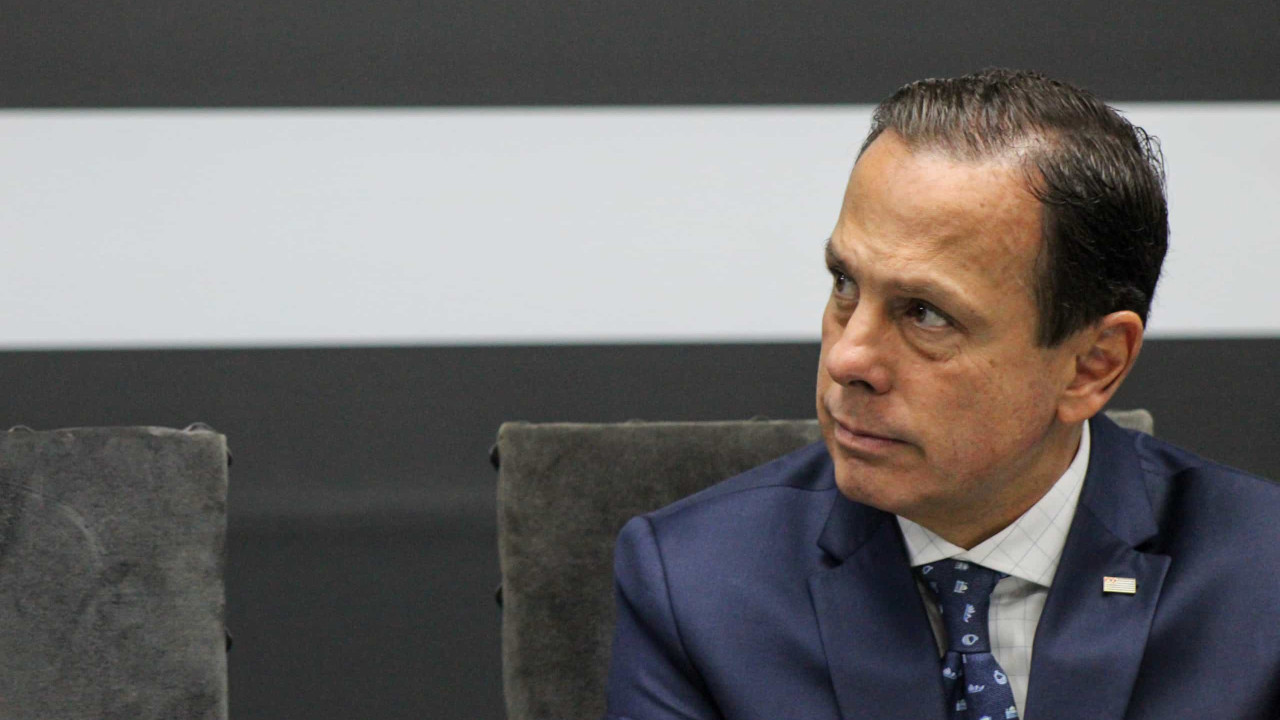 Em vídeo, Doria reconhece erro e pede desculpas por viagem a Miami