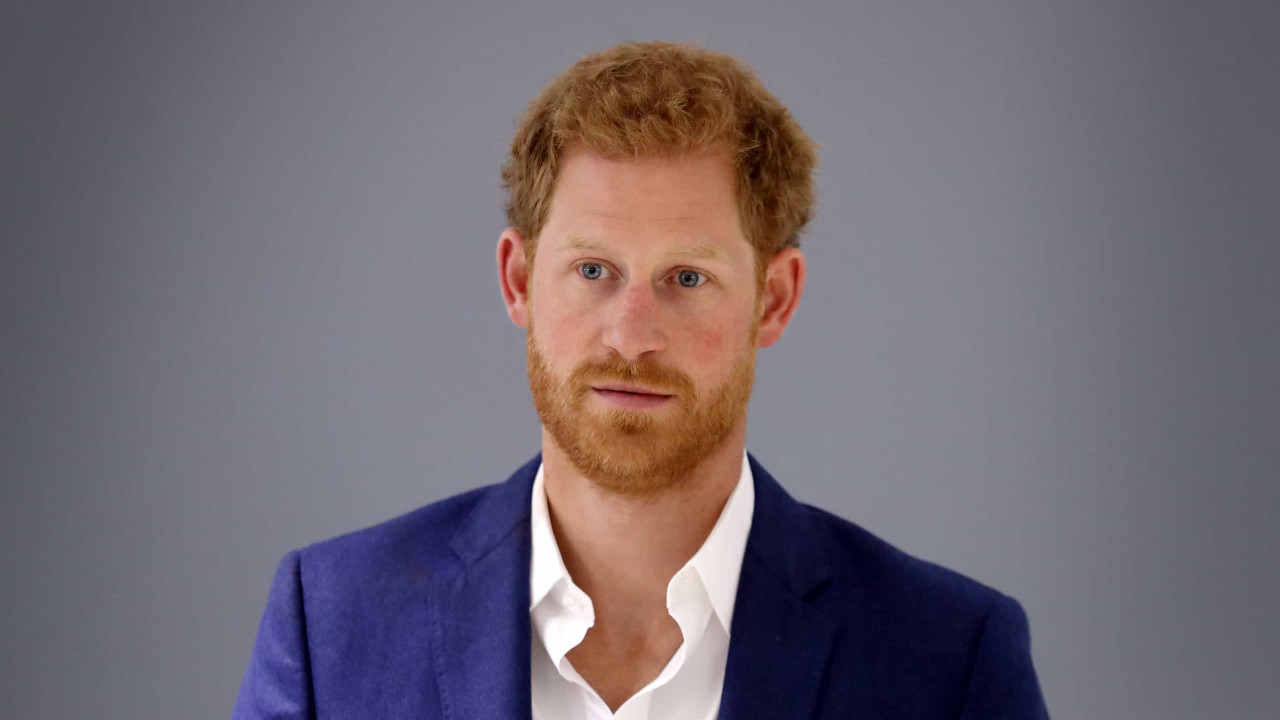 Príncipe Harry entregou anel de Diana para William e Kate, diz fonte
