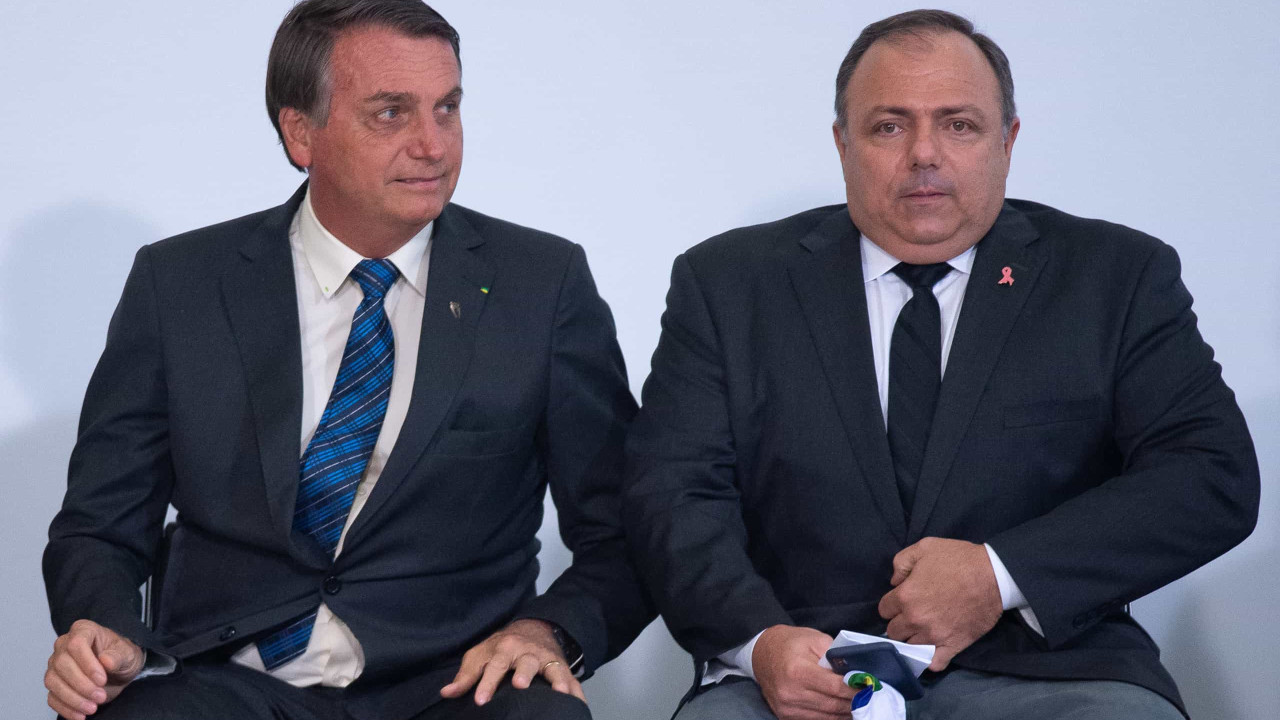 Saída proposta para Pazuello opõe Bolsonaro ao Exército
