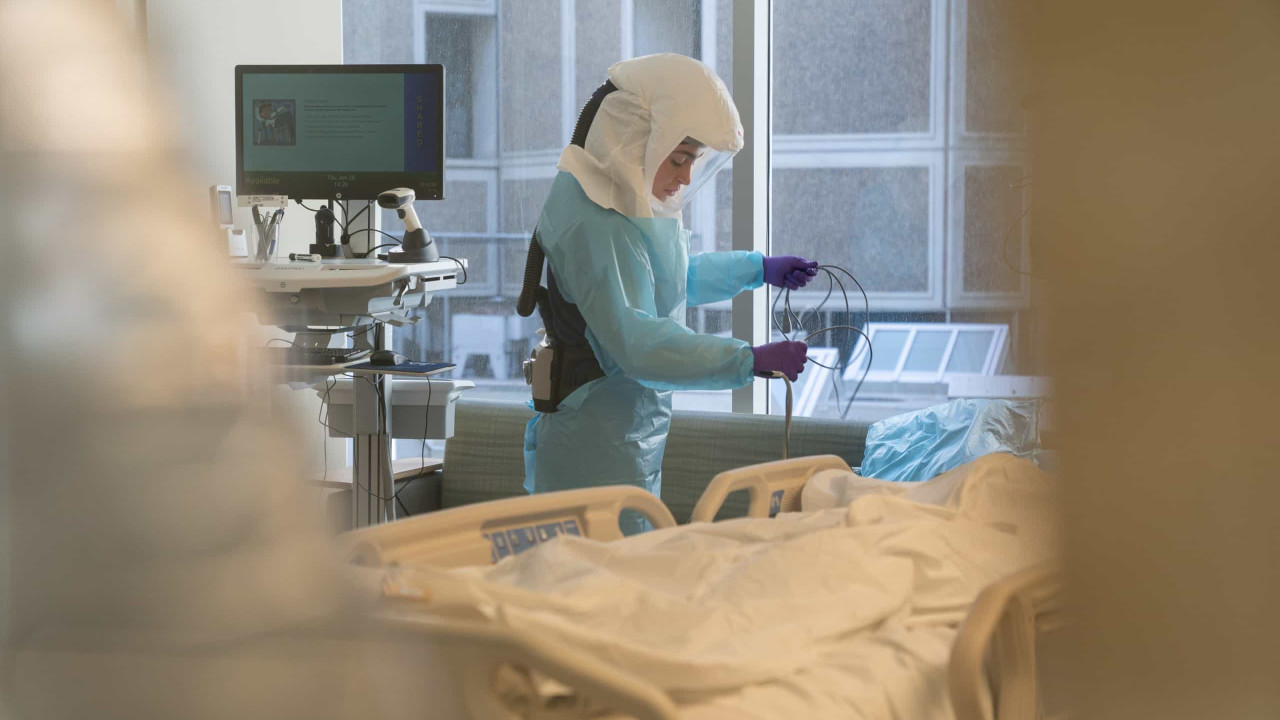 Covid-19: número de casos e óbitos tem maior queda em 2021