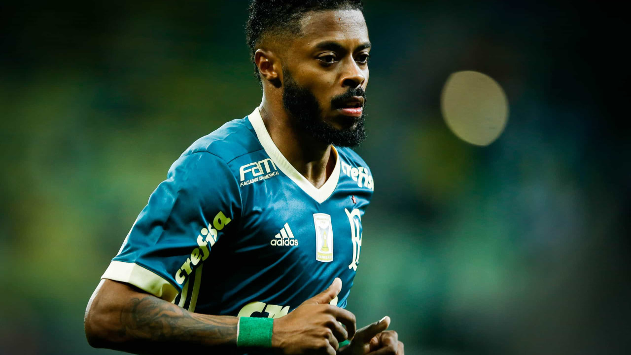 Michel Bastos desabafa após atitude racista em mercado: 'Não foi a primeira vez'