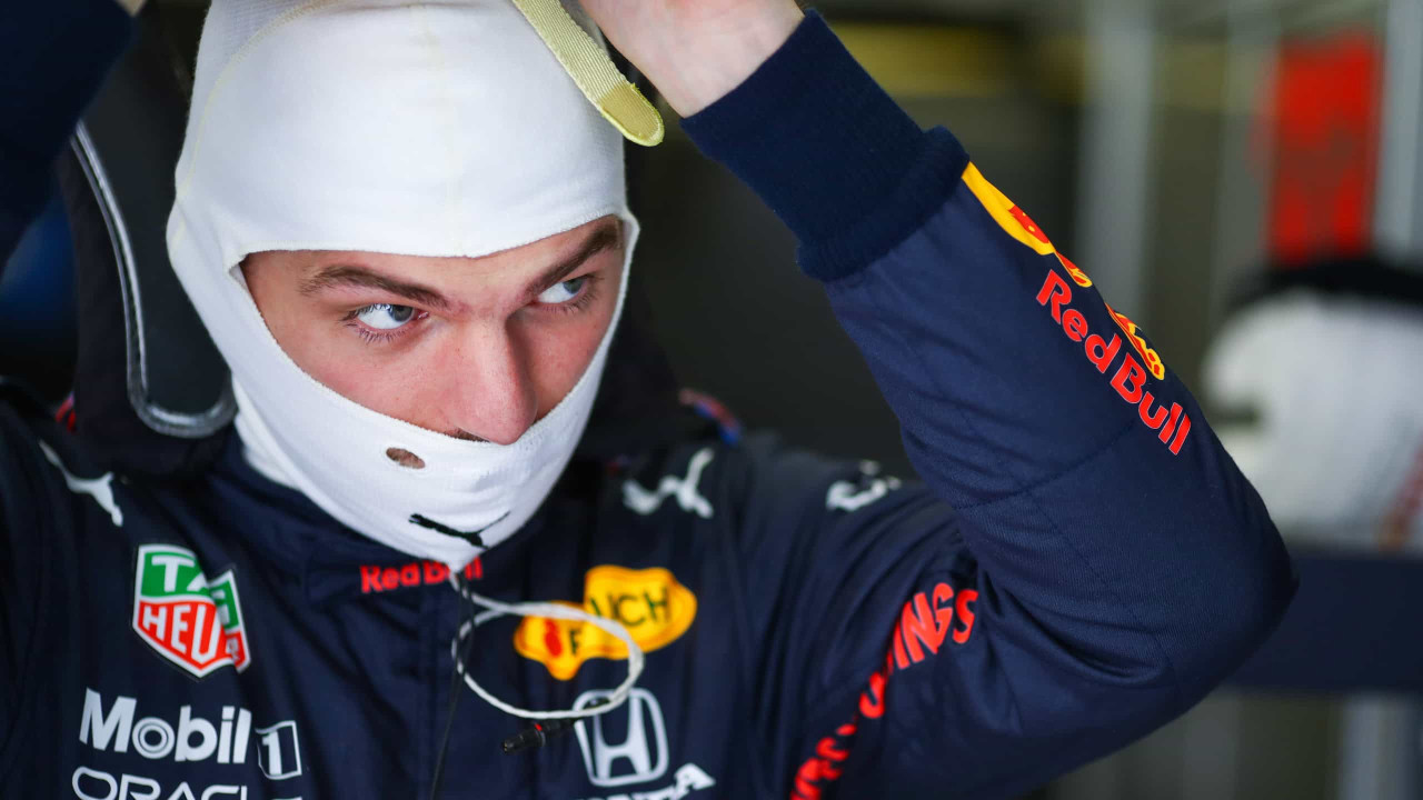 Verstappen inicia preparação para 2022 e Hamilton tem futuro incerto na Fórmula 1