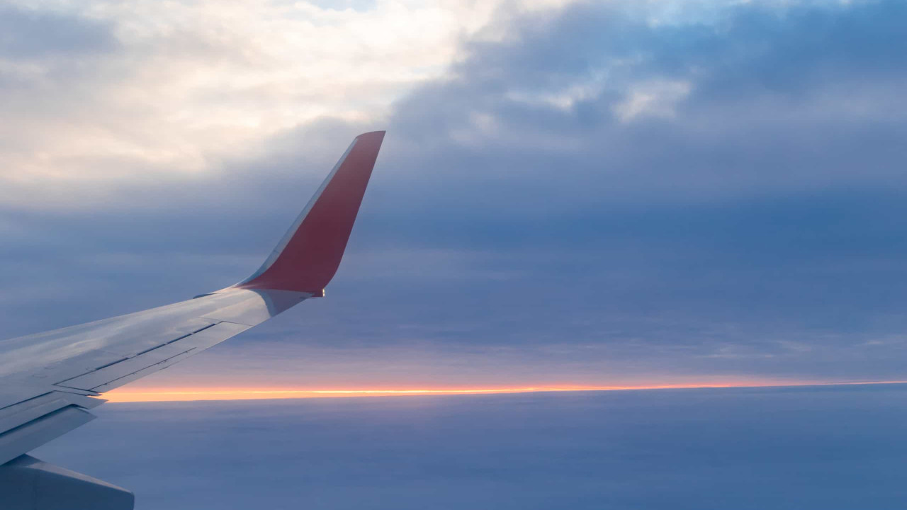 China encontra segunda caixa-preta de avião que caiu em região montanhosa