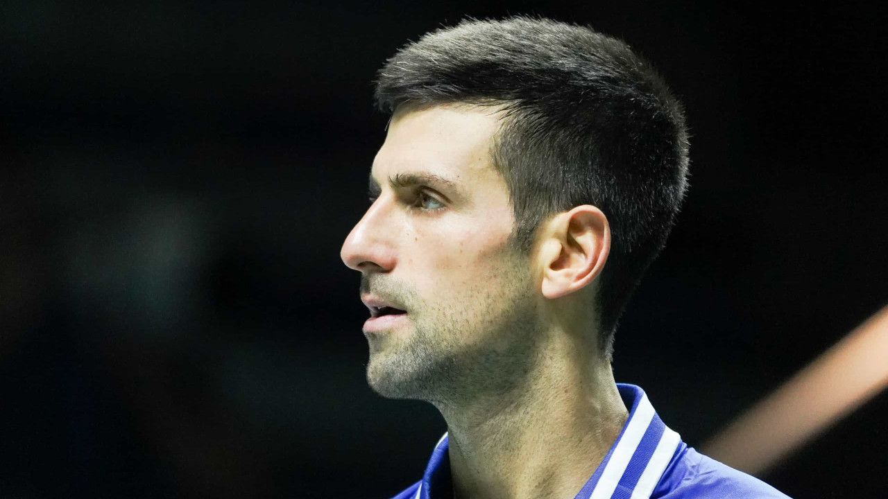 Imprensa internacional destaca polêmica sobre decisão da Austrália de barrar Djokovic