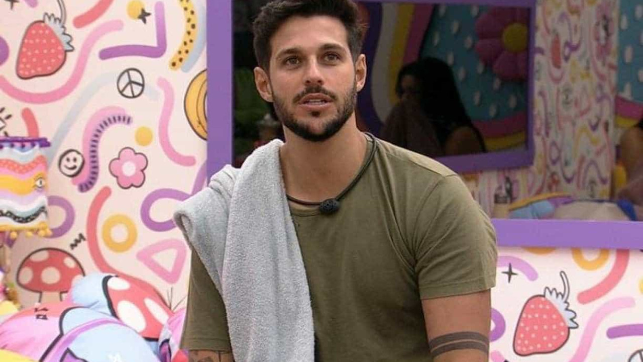 Ex-BBB Rodrigo Mussi sofre acidente de carro e está na UTI