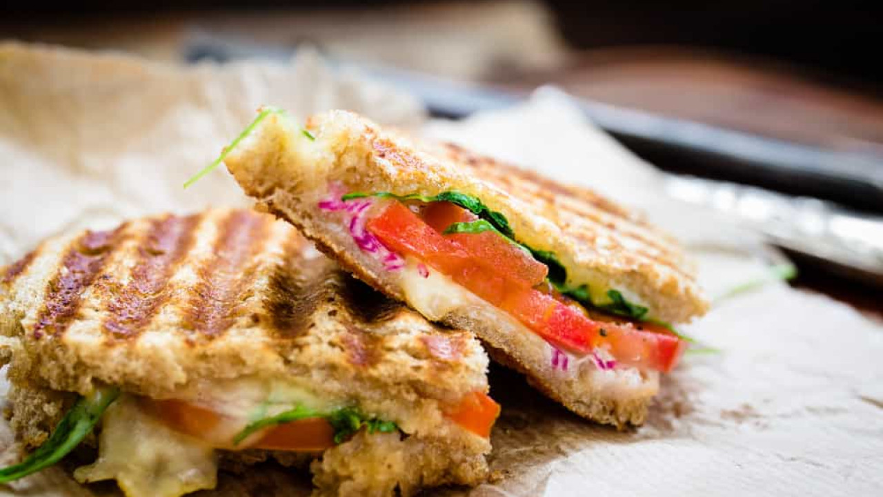 Aprenda como fazer Panini Caprese