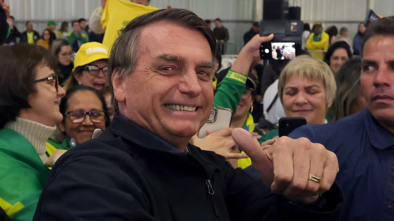 Campanha de Bolsonaro gasta mais de R$ 140 mil para rebater acusação de pedofilia