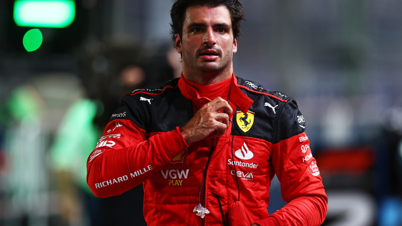 Sainz confirma expectativa e crava a pole no GP de Cingapura