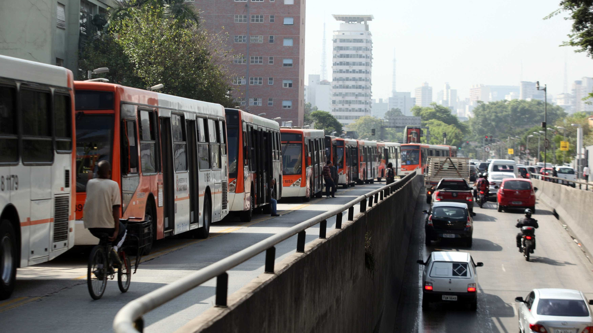 Protesto por segurança no transporte
paralisa ônibus em Sorocaba