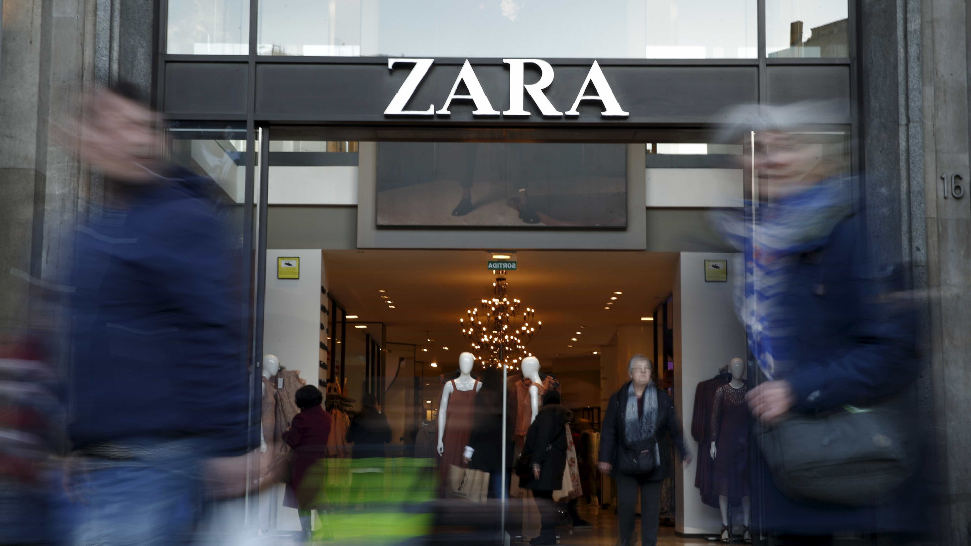 Jovem declara guerra à Zara 
por manequins anoréxicos