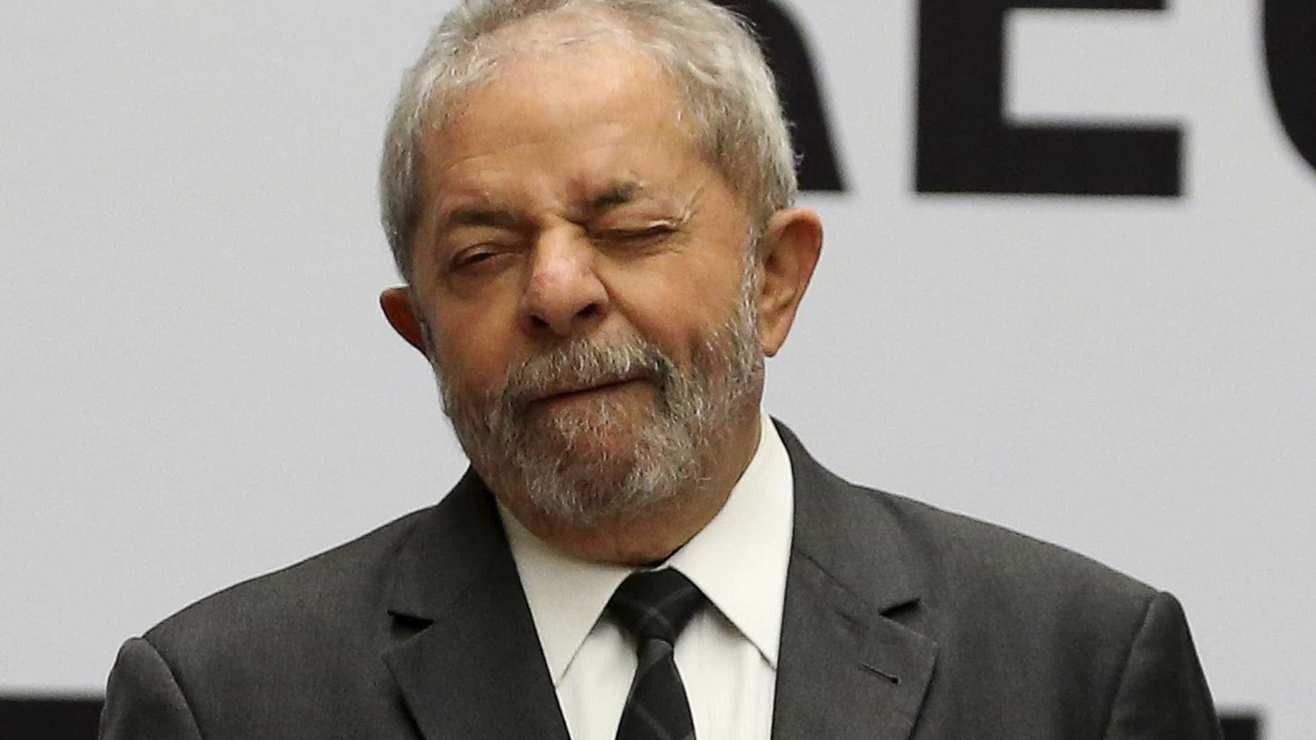 PF encontra contrato de venda de sítio em apartamento de Lula