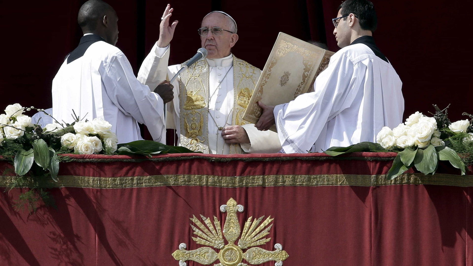 Confira imagens da missa Páscoa
celebrada pelo papa Francisco