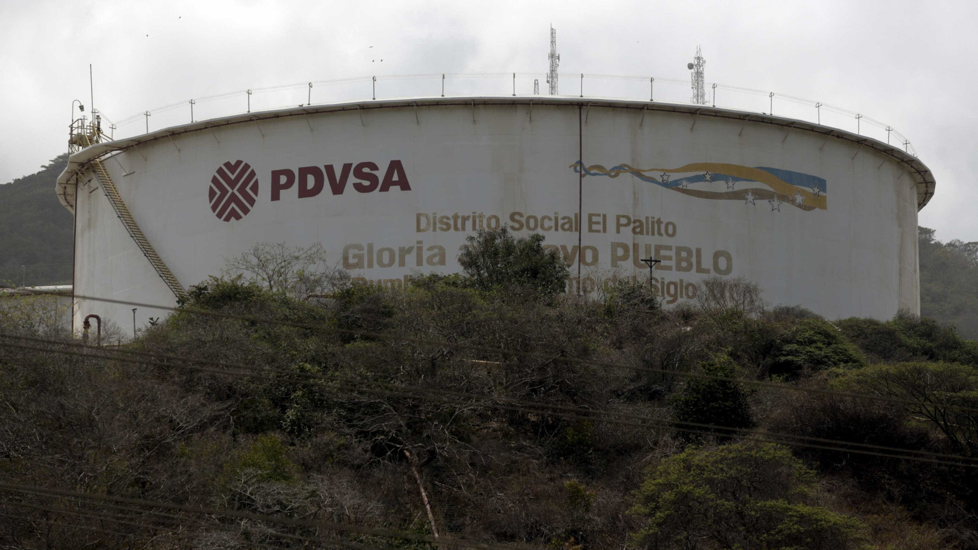 Produção de petróleo da Nigéria e da Venezuela enfrenta riscos, diz banco