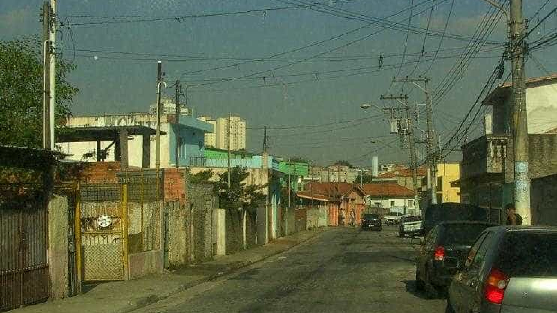 100 barracos ficam destruídos após incêndio em favela de SP