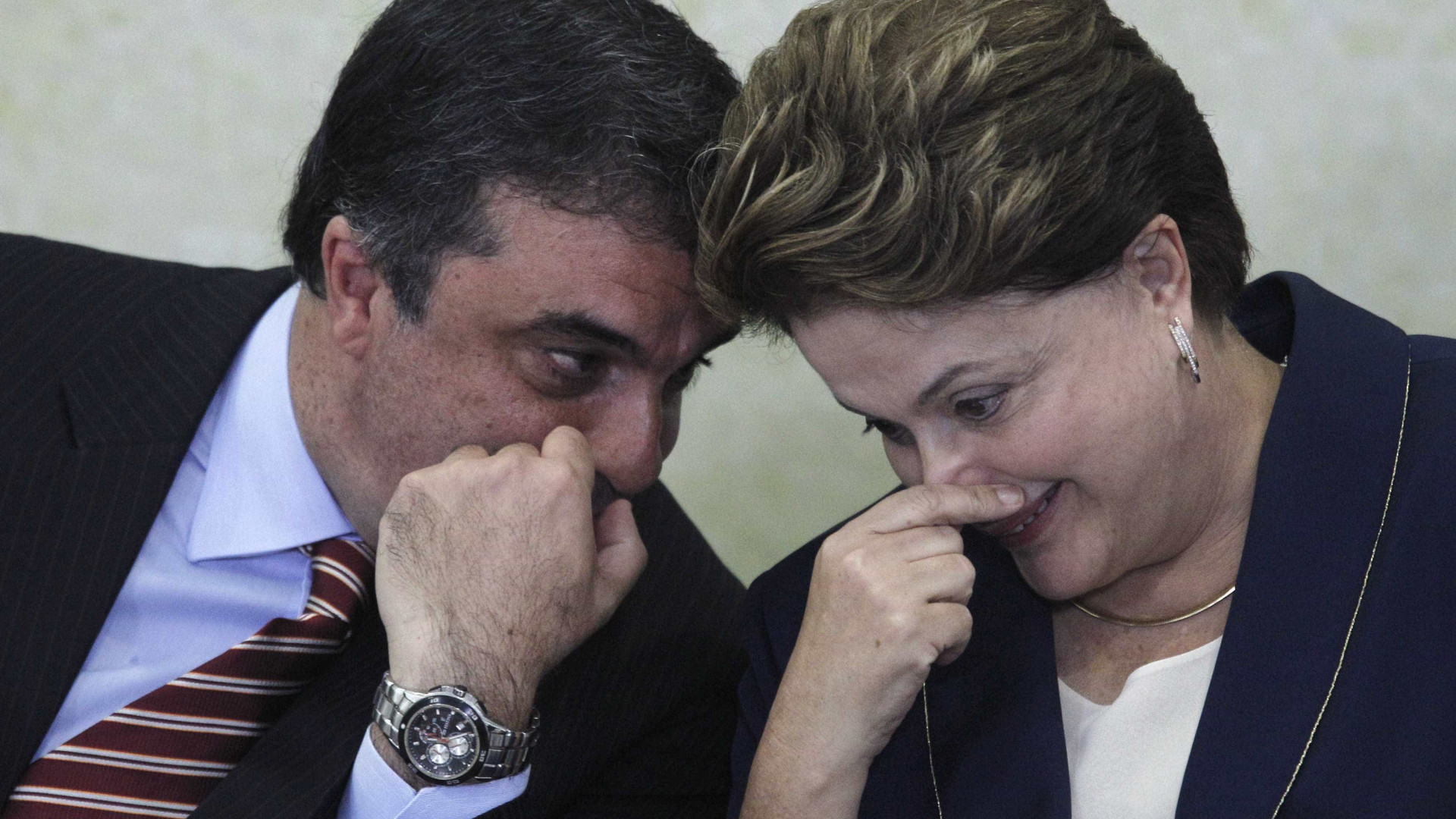 "PT precisa fazer uma reflexão", diz advogado de Dilma