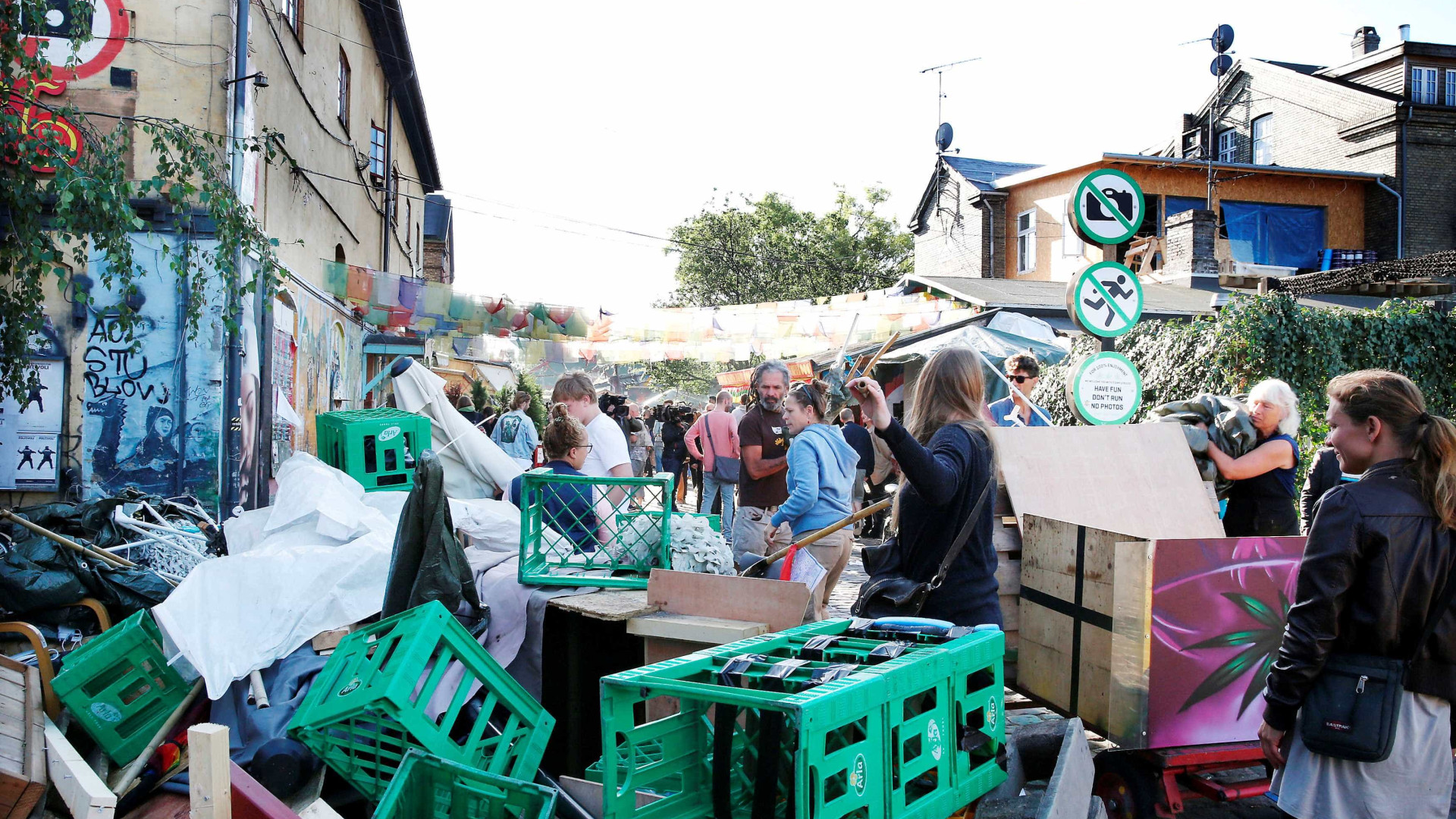 'Mercado de drogas' é fechado 
em comunidade hippie de Copenhague