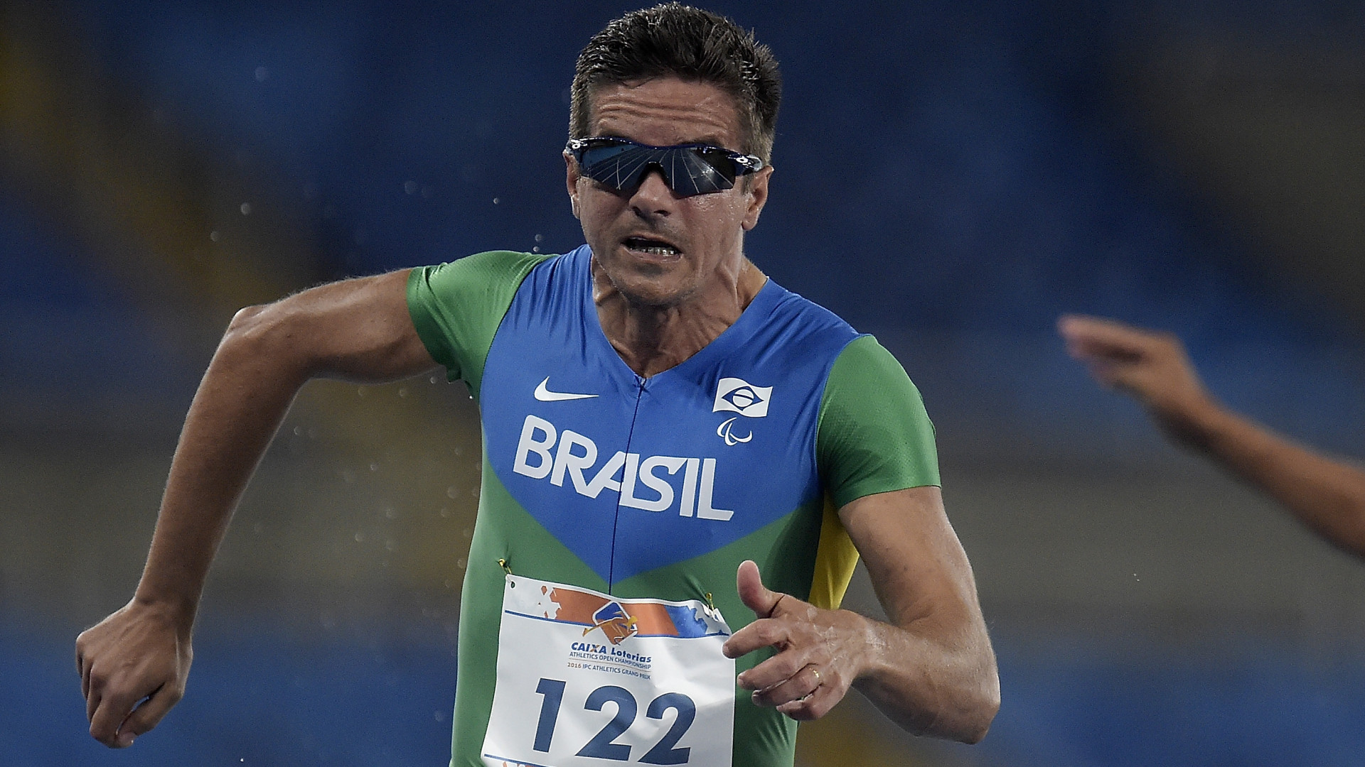 Aos 37 anos, Edson Pinheiro fatura 
bronze nos 100 metros T38
