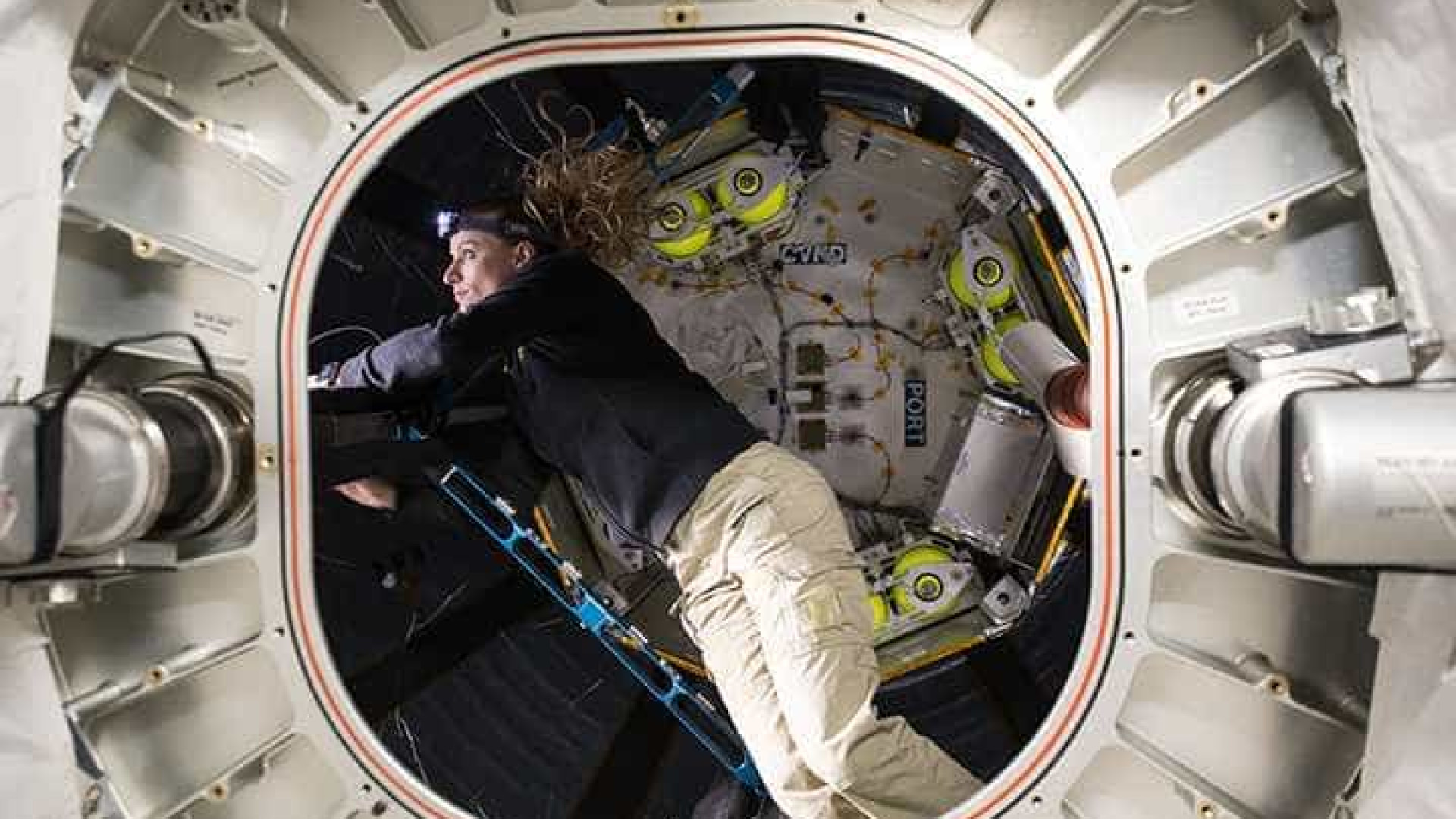 Veja o cotidiano da astronauta Kate Rubins no espaço
