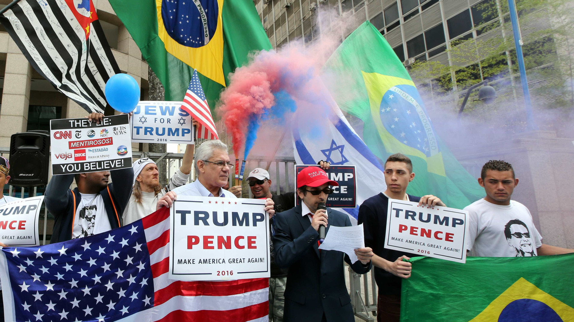 Ato pró-Trump na Paulista tem briga
 e discurso em inglês macarrônico