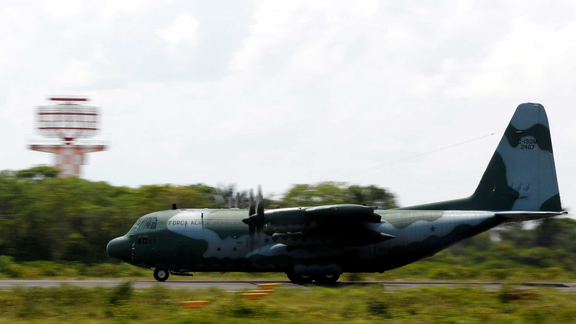 Aviões da FAB chegam à Colômbia para 
traslado de mortos em voo
