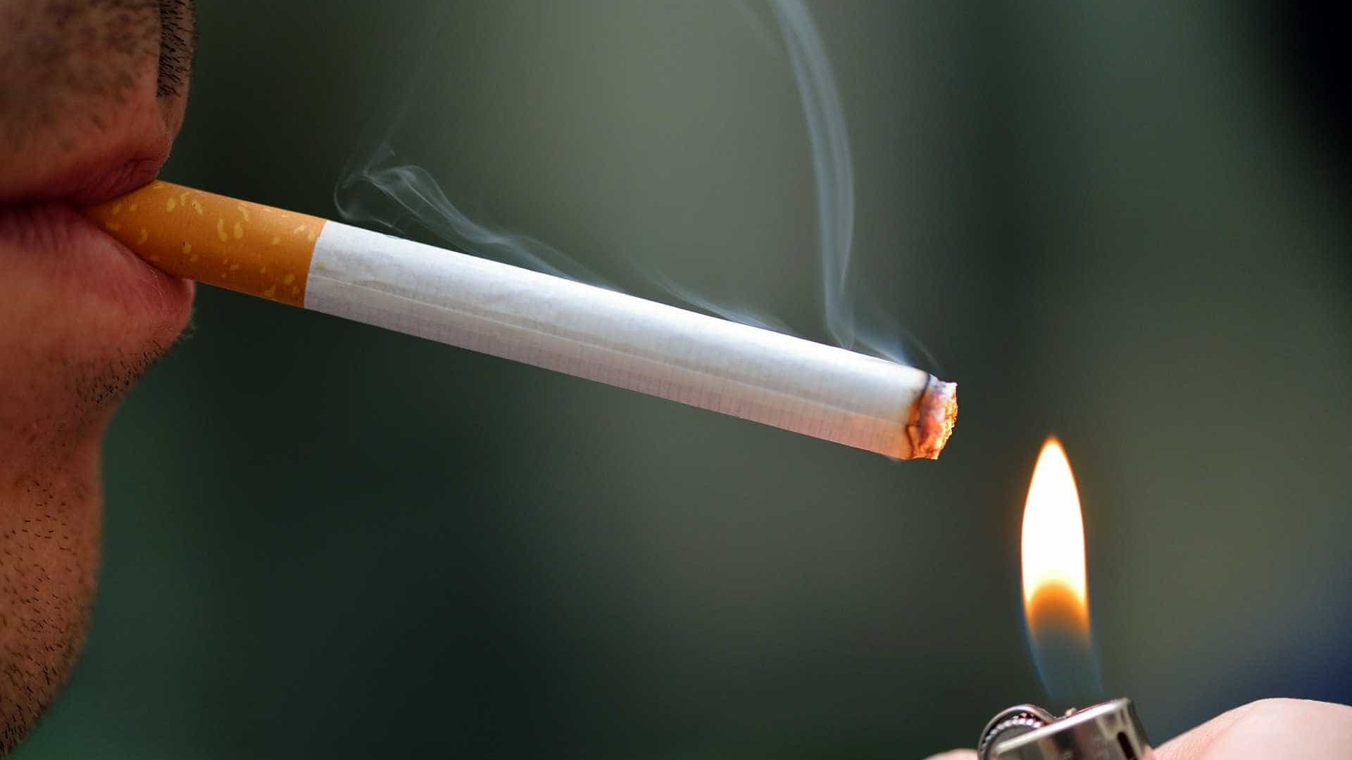 Número de fumantes passivos no trabalho
cai 34% em cinco anos