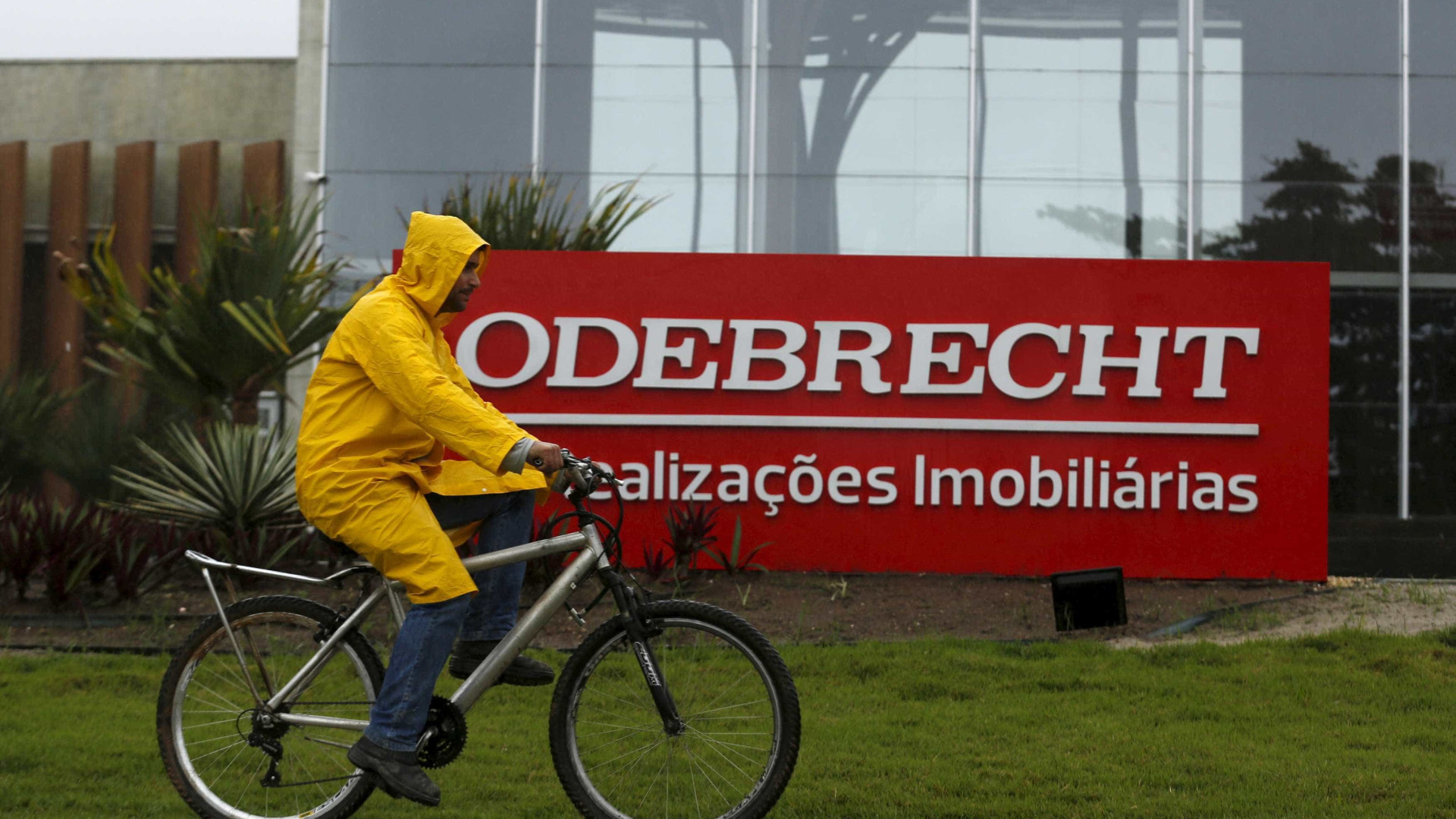Odebrecht deu R$ 100 mi para Grupo
Petrópolis bancar políticos