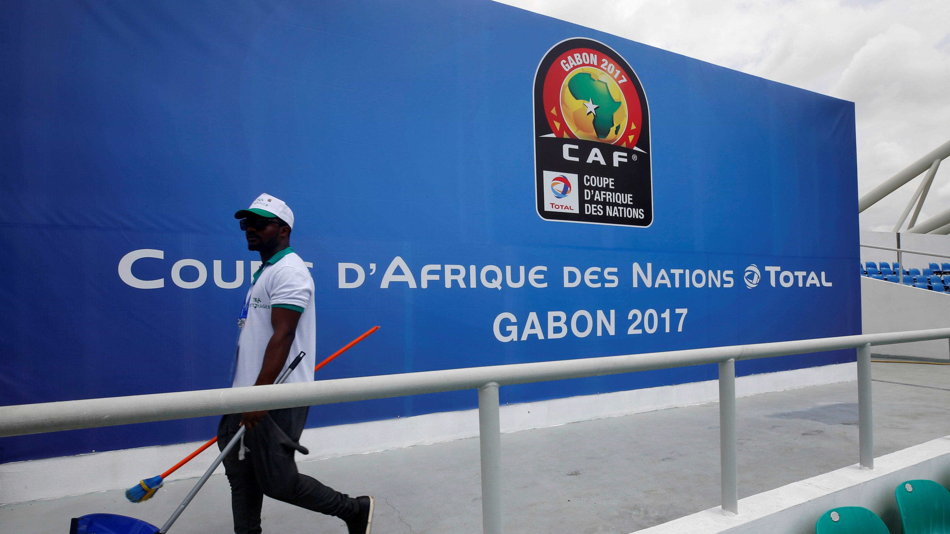 Copa Africana começa no Gabão com 
polêmica sobre preconceito