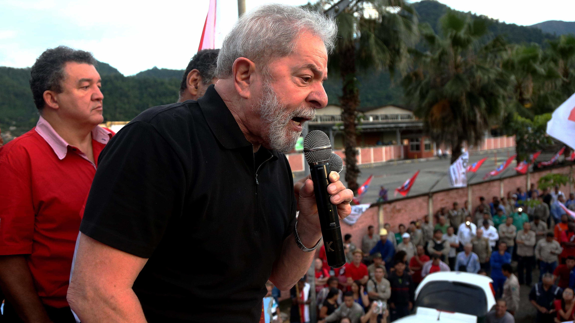 Lula diz que Lava Jato virou perseguição
para evitar sua candidatura