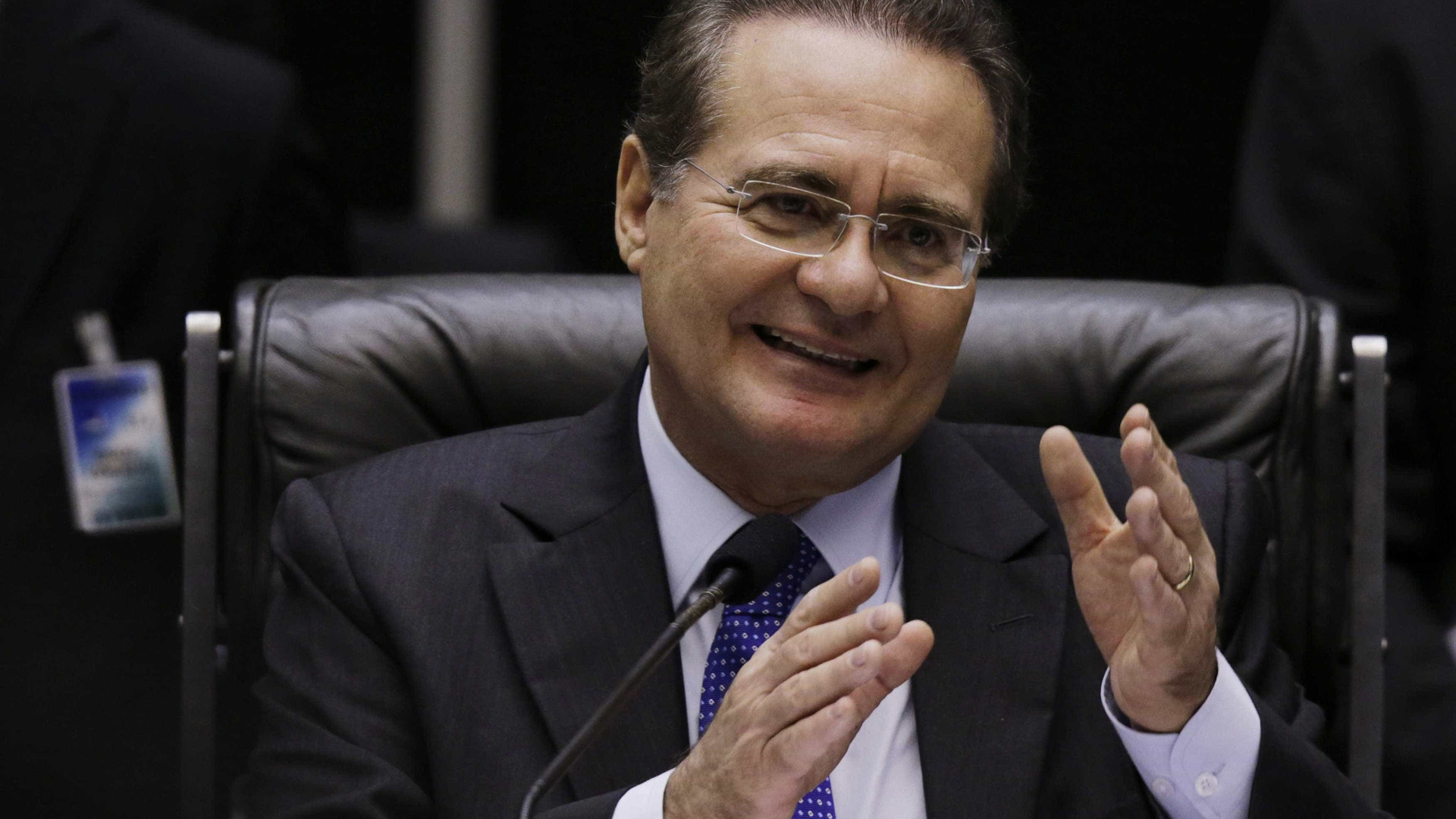 Renan coloca 'panos quentes' na
divisão do PMDB no Senado
