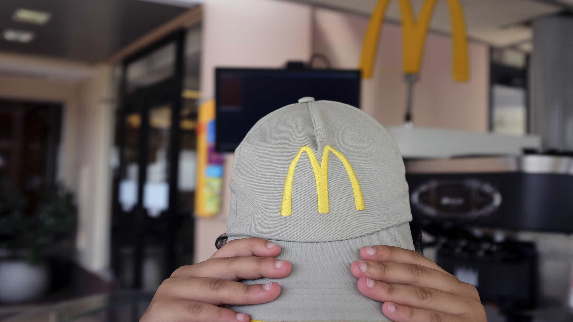 McDonald’s faz acordo para contratar
moradores de rua em SP