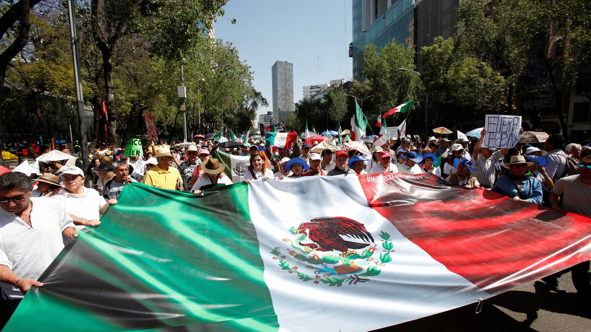 Мексика митинг. Мексика политика. Внешняя политика Мексики. Правительство Мексики. Конгресс Мексики.