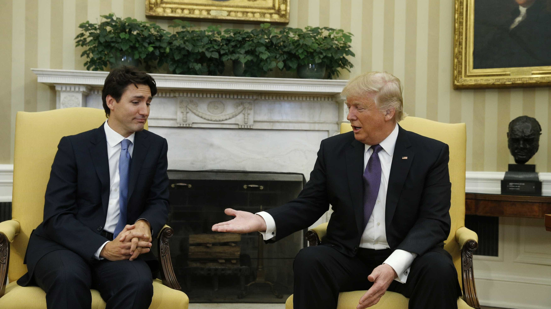 Trump e Trudeau minimizam desavenças 
em primeira reunião