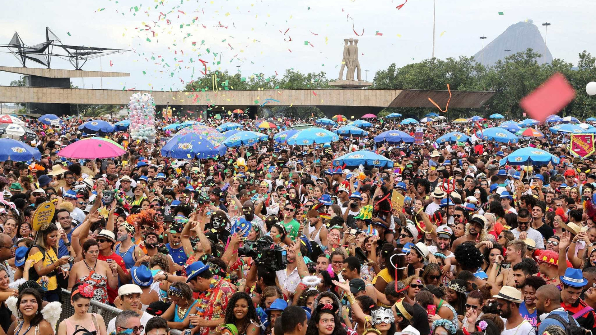 Último dia de carnaval no Rio
terá desfiles de 84 blocos