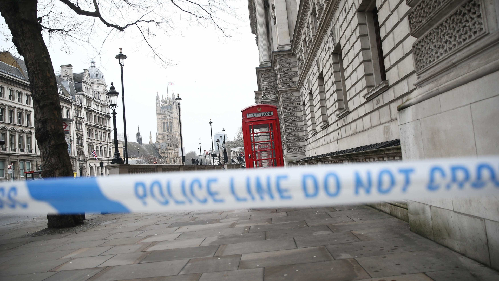 Oito suspeitos de ligação com atentado
em Londres são presos