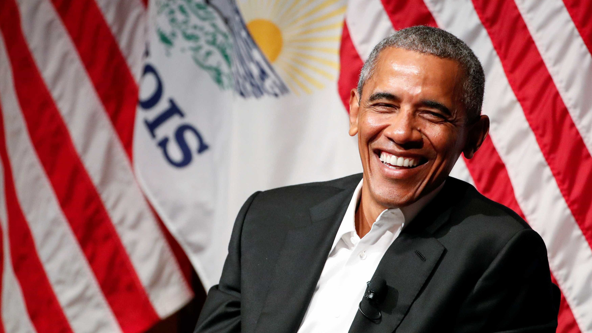 Após longas férias, Obama volta à cena pública nos EUA