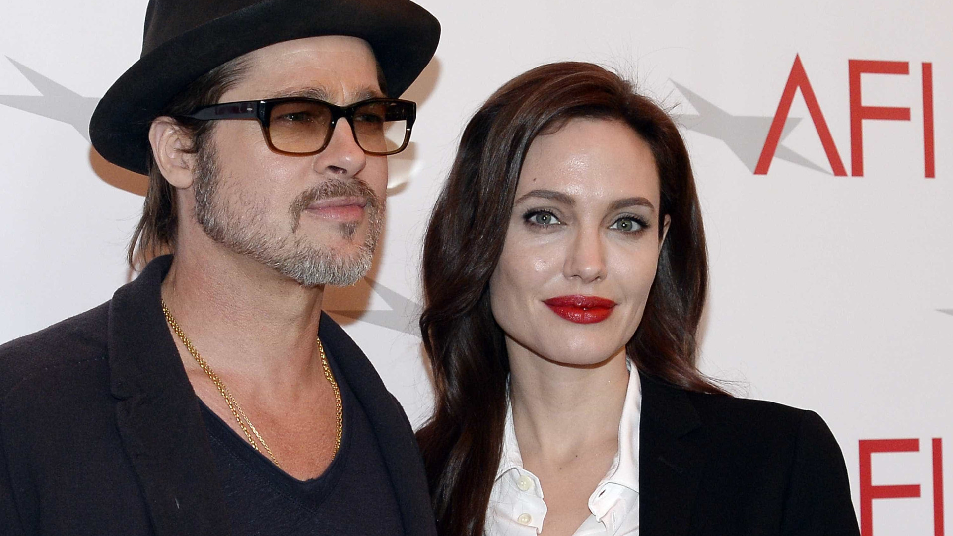 Brad Pitt e Angelina Jolie estariam 
'reatando', diz revista