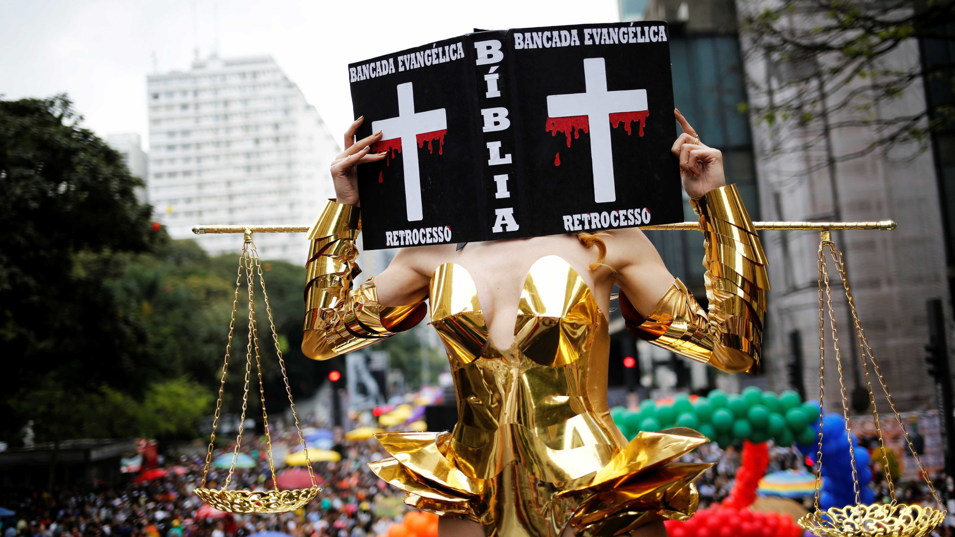 Além do Carnaval, corte de verba de
Crivella atinge parada LGBT